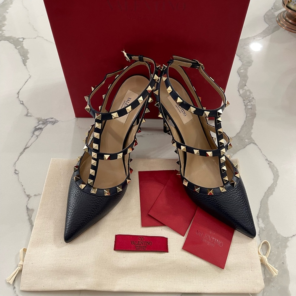VALENTINO GARAVANI Rockstud Grainy Navy Blue Womens Shoes Size EU 38.5 / 7-7.5
